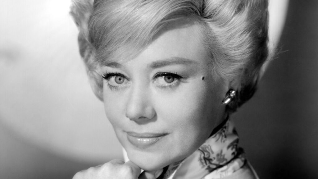 Glynis Johns - Photo by Paramount Pictures/De Carvalho Collection/Getty Images